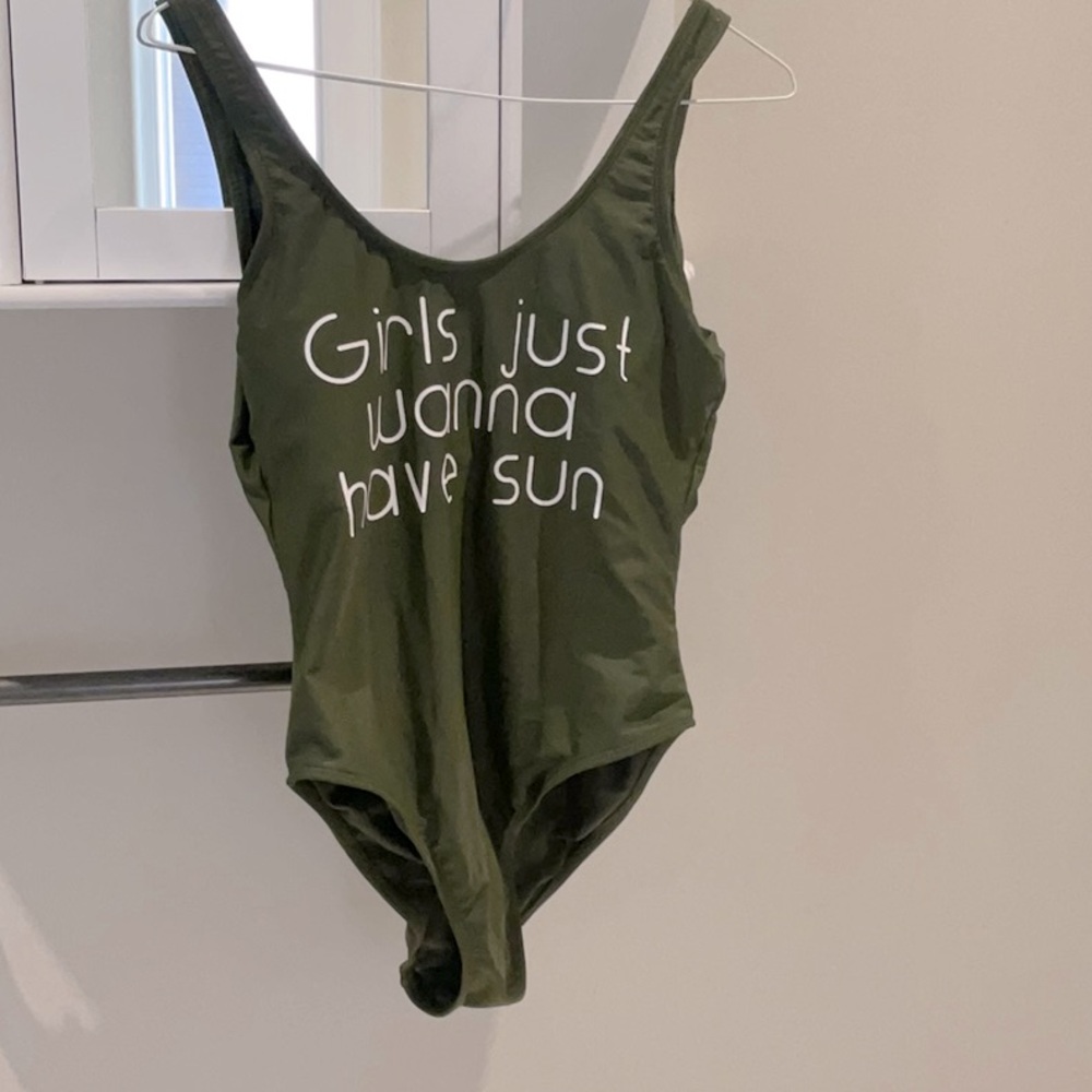 🦜Girls Just Wanna Have Fun bathing suit